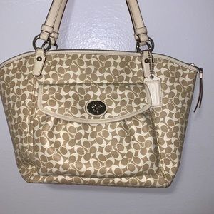 ✨✨Beautiful large Coach bag✨✨